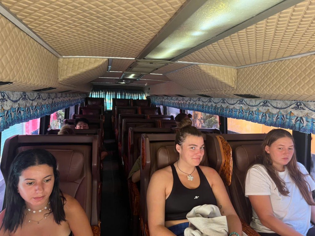Thai Duong airbus - bus to Cambodia - xe đi Campuchia