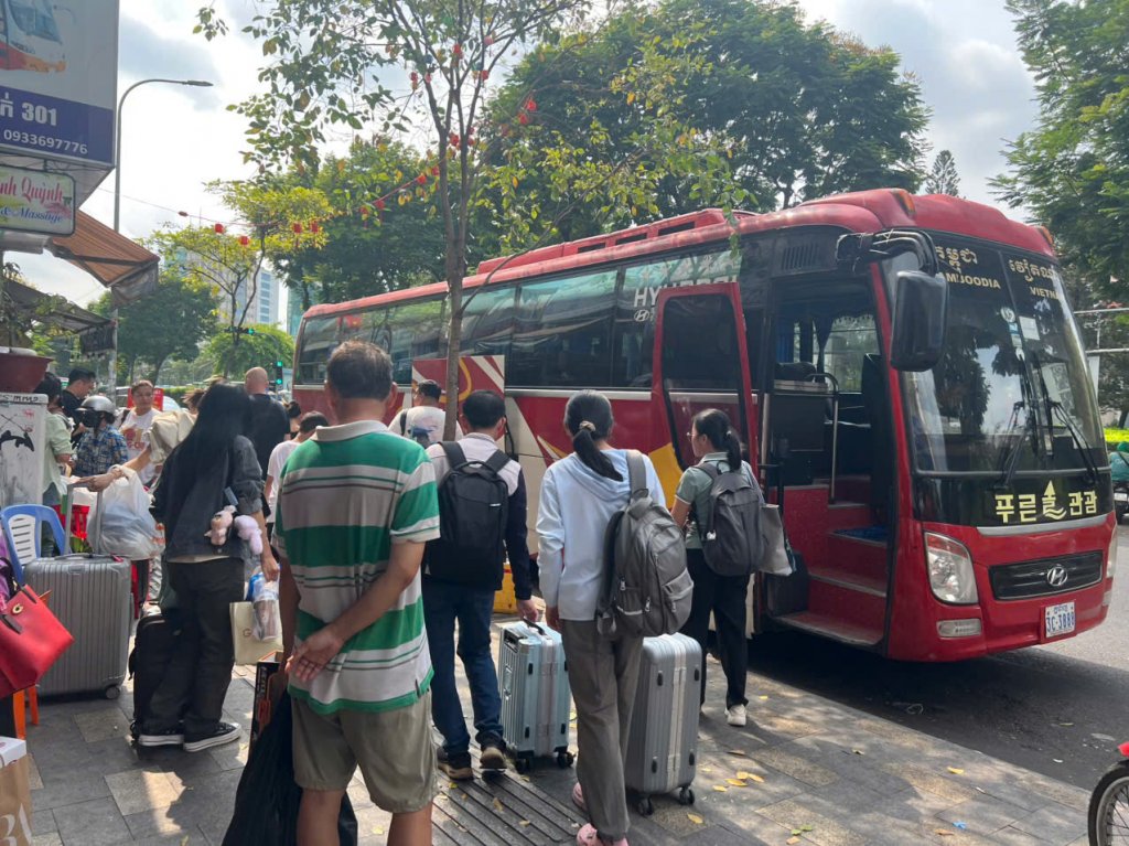 Book your Buses in Cambodia