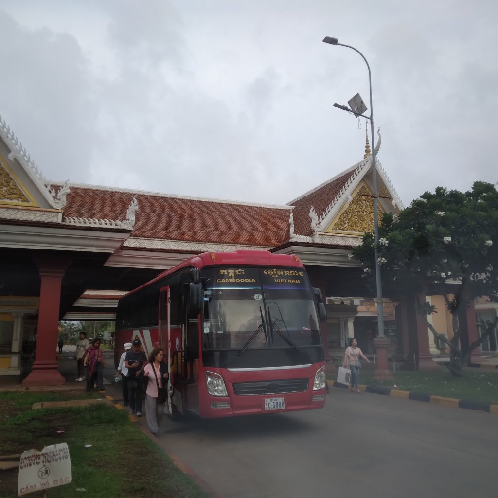 Thai Duong airbus - bus to Cambodia - xe đi Campuchia