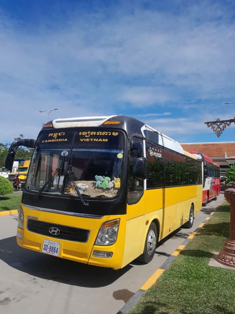 Thai Duong airbus - bus to Cambodia - xe đi Campuchia