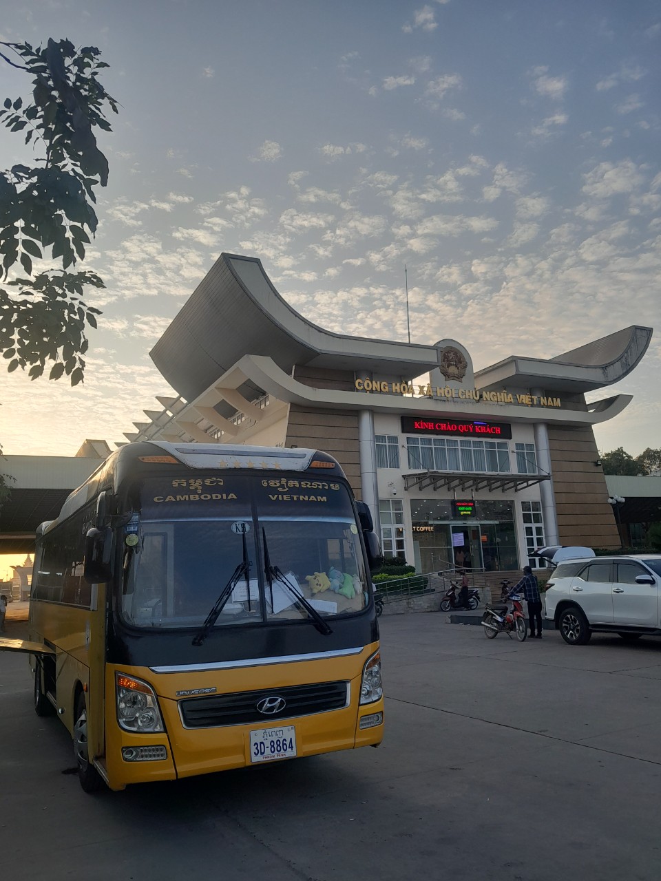 Thai Duong airbus - bus to Cambodia - xe đi Campuchia