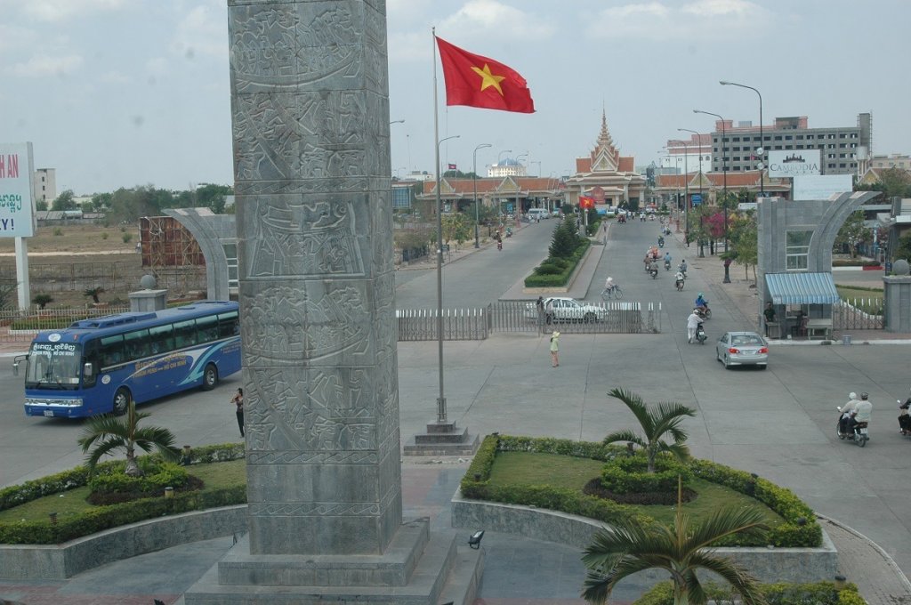 Thai Duong airbus - bus to Cambodia - xe đi Campuchia